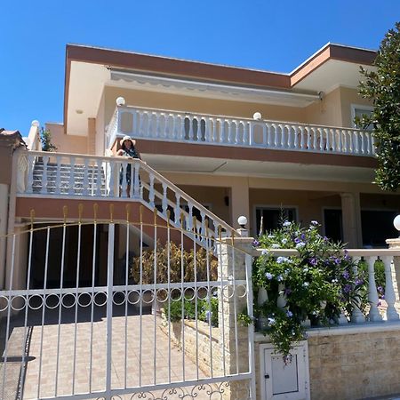 Apartamento Pami Néa Péramos Exterior foto