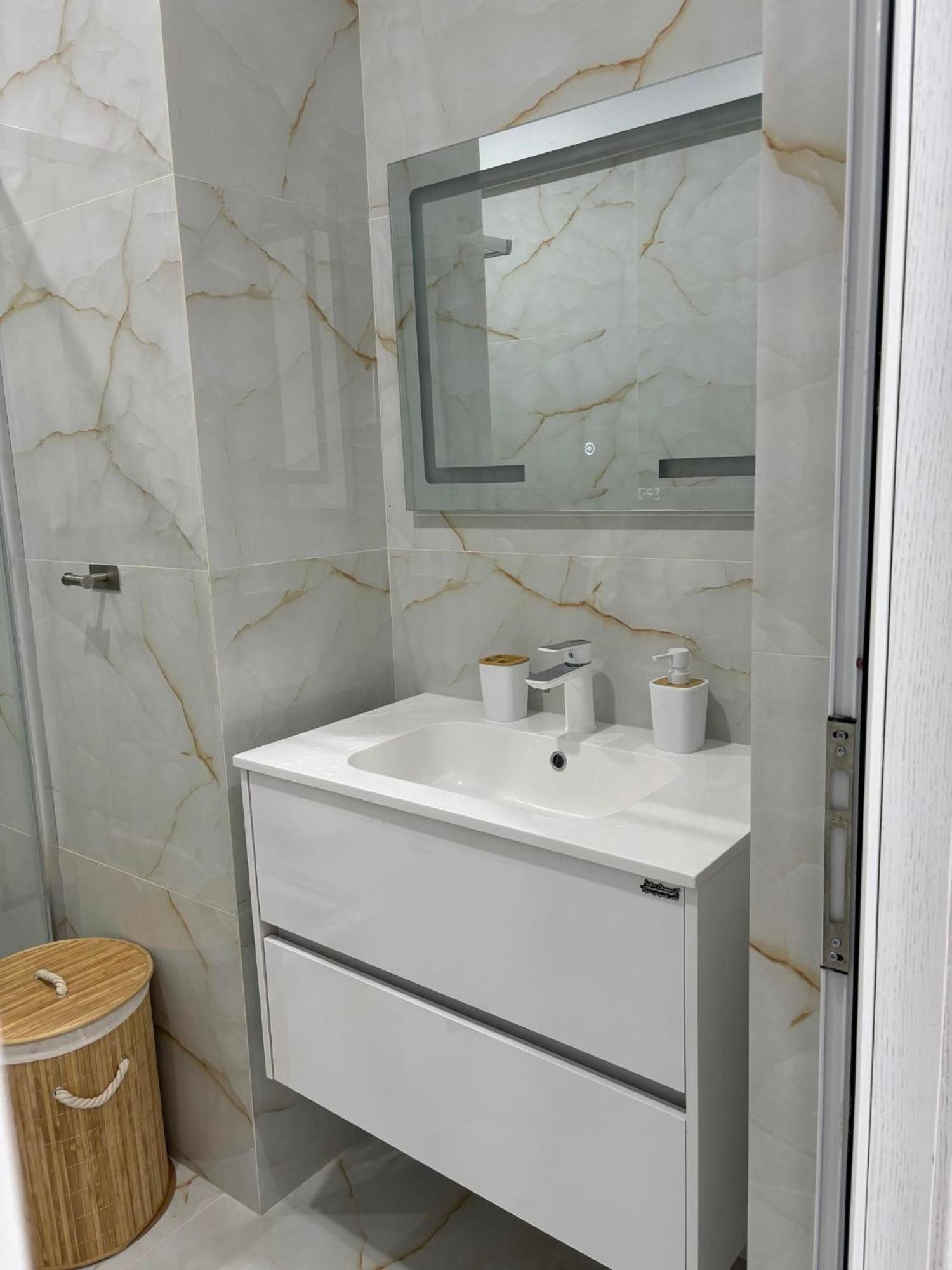 Apartamento Pami Néa Péramos Exterior foto